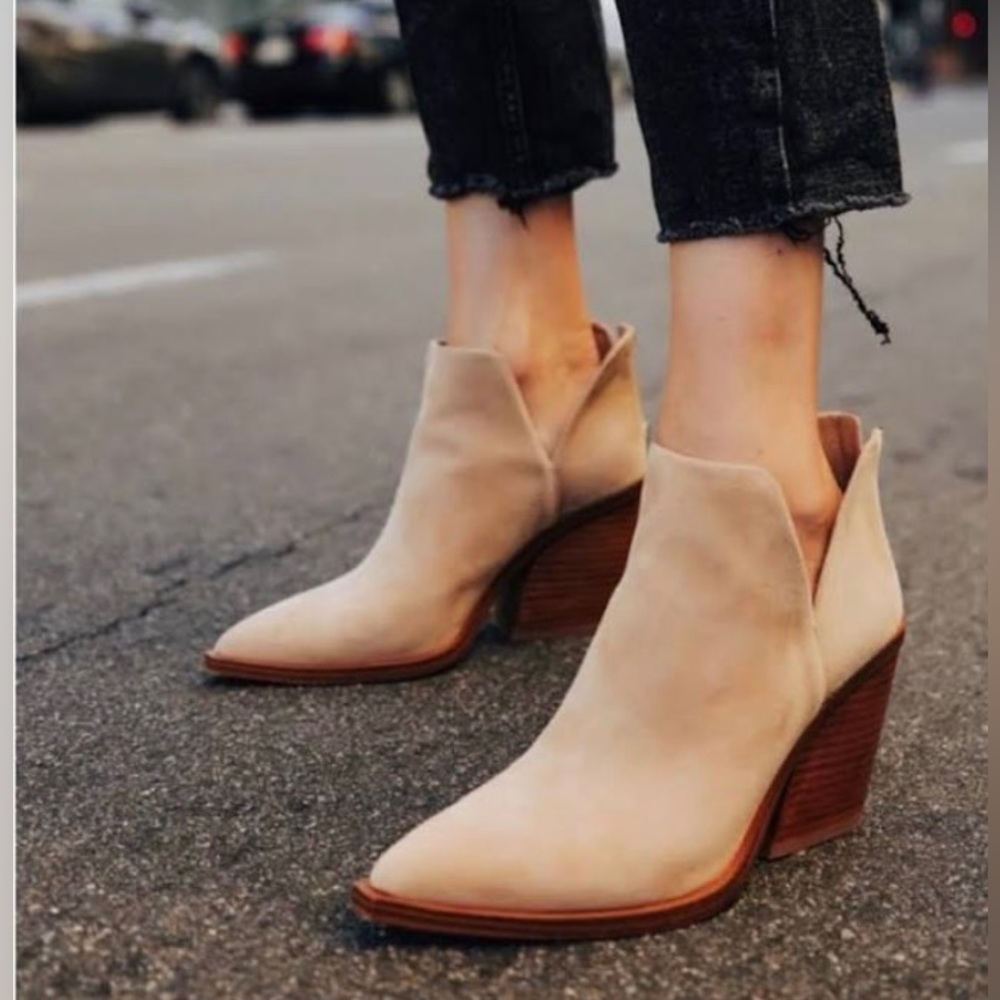 ANKLE BOOT by VINCE CAMUTO GIGIETTA BOOTIE